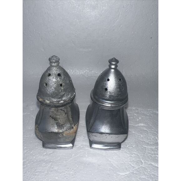ANTIQUE SALT & PEPPER SHAKERS SOLID PEWTER 1010 NS CO. 2 1/2” S&P - Picture 4 of 6
